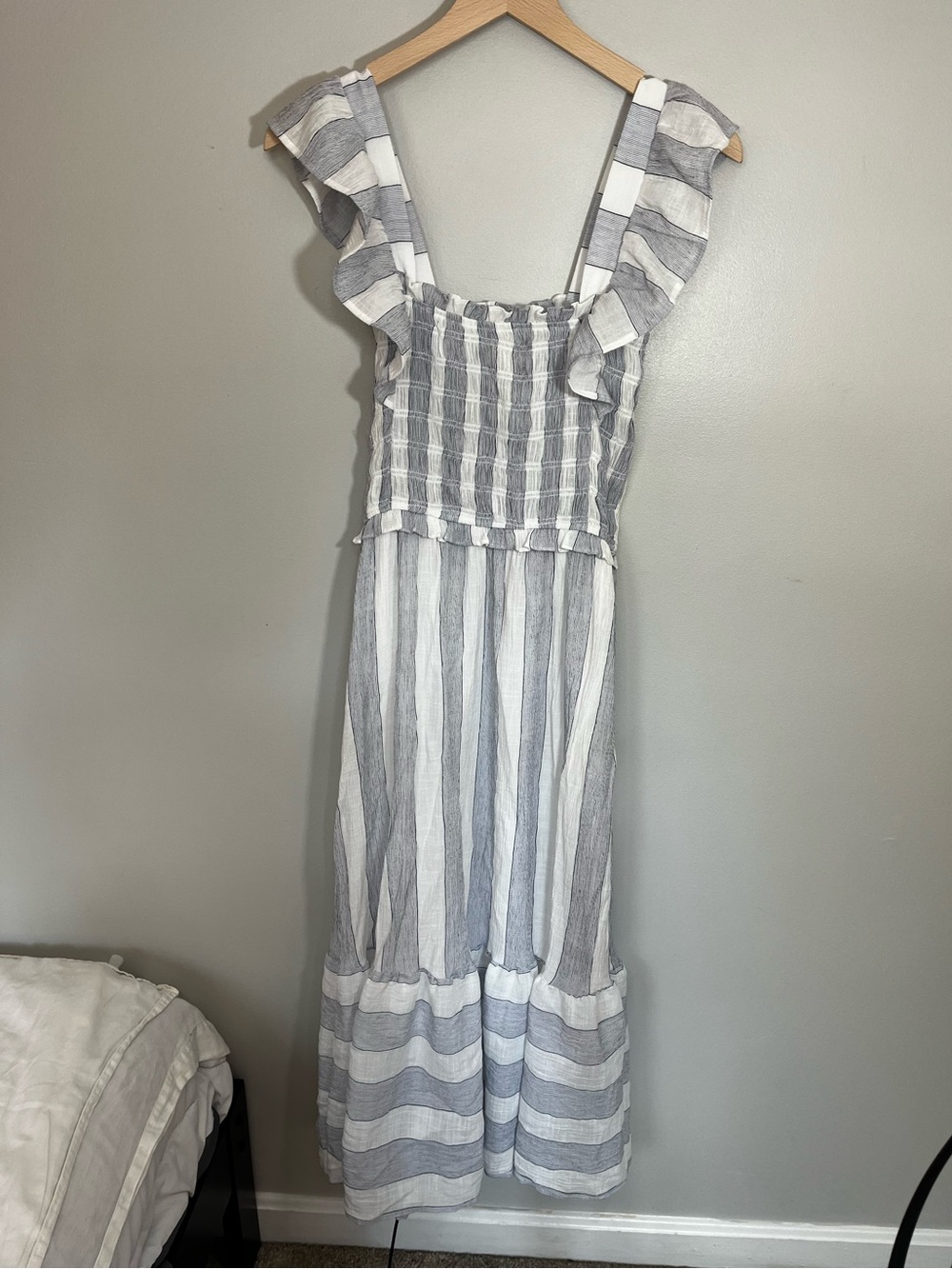 Flower and Feather Blue and White Striped Sundress with Ruffle Straps Women’s M